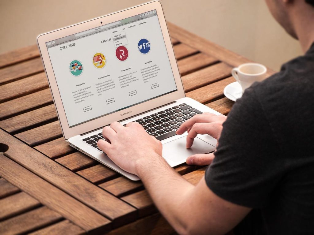 Ons team Infographic: 5 technieken die professionals gebruiken voor effectieve websites - responsive design, SEO, UX, CMS en conversie